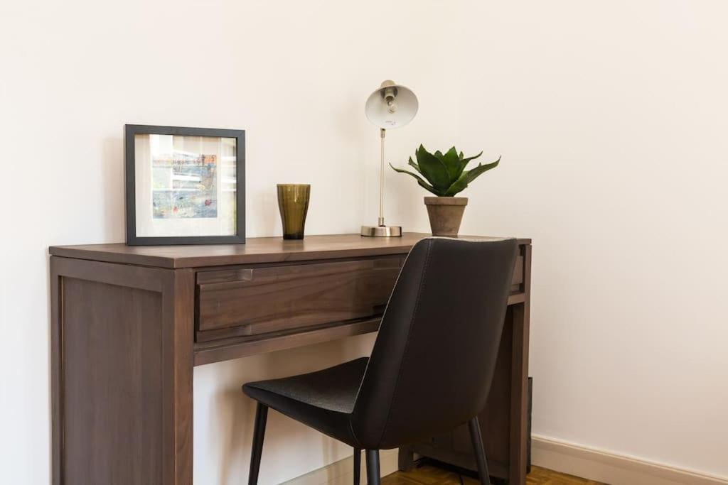 2 Bedrm Flat - Downtown - Near Commodities Appartamento Parigi