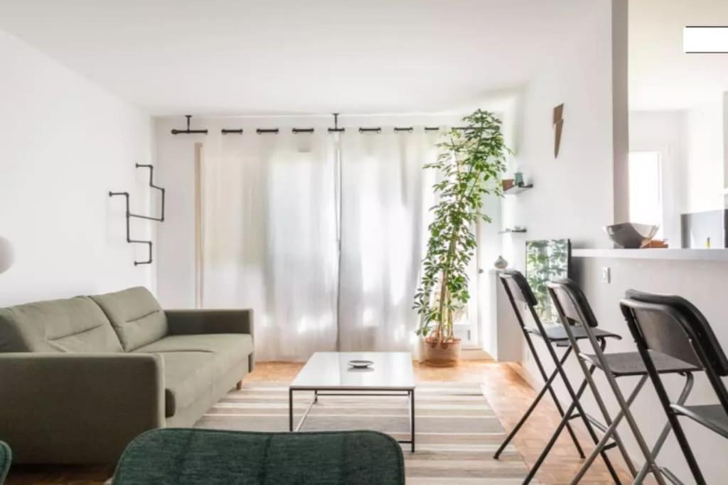 2 Bedrm Flat - Downtown - Near Commodities * Parigi